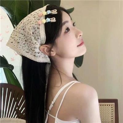 葡萄架下的女神